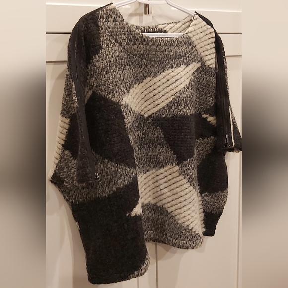 Taravao geometric wool sweater - Picture 7 of 8
